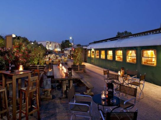 Cinema - Τρένο στο Ρουφ 01