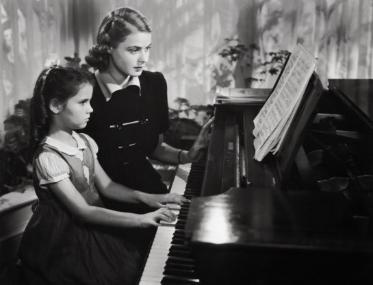 Intermezzo (1936) 08