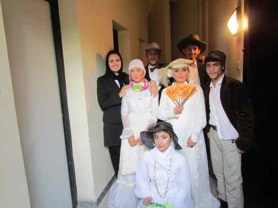 Παίζοντας με τη Φωτιά (2014) 06