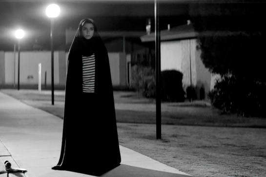 A Girl Walks Home Alone at Night (2014) 03